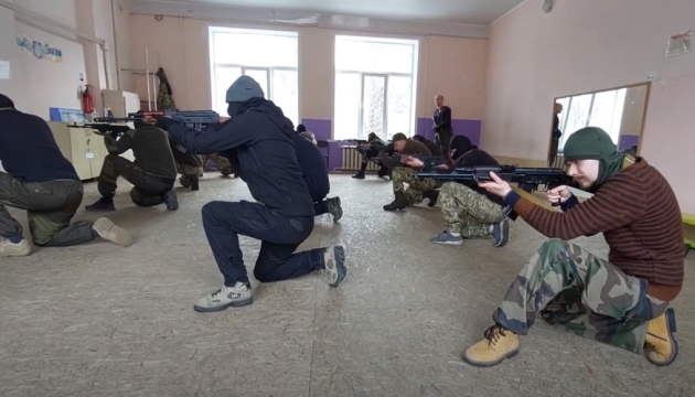 Бійці «Азова» проводять навчання підрозділів тероборони Запоріжжя