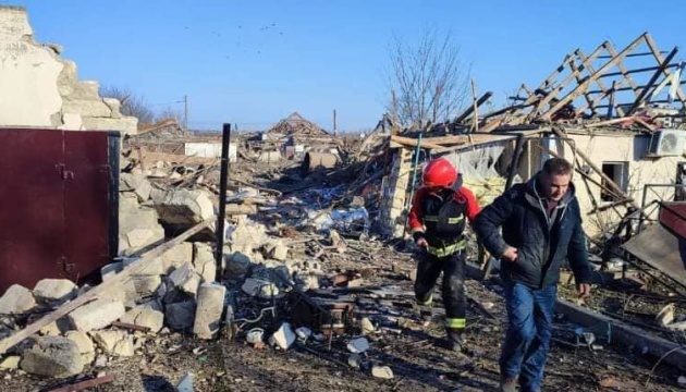 Houses damaged, man injured in Russian airstrikes on Bashtanka