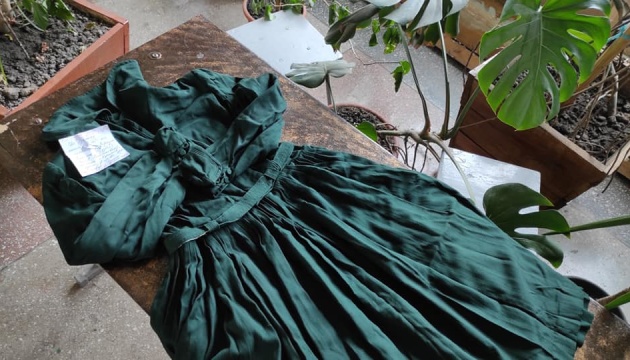 91-річна зв’язкова УПА віддала на маскувальну сітку сукню із запискою