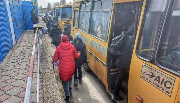 １４日の人道回廊を通じた避難者約４０００人　マリウポリはロシア軍が再び妨害