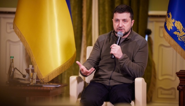 Zelensky: Ukraine to withdraw from negotiations if people in Mariupol killed, ‘referendum’ in Kherson held 