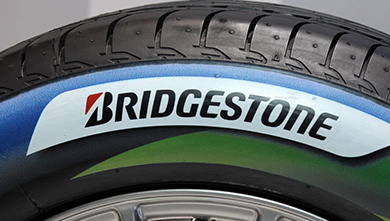 Один із найбільших виробників шин Bridgestone призупиняє роботу в росії