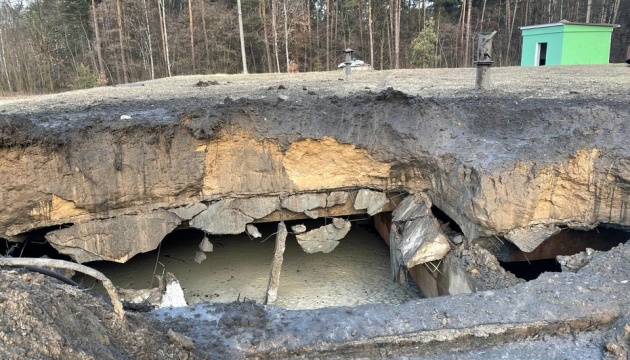 У Чернігові загарбники зруйнували насосну станцію і залишили місто без води