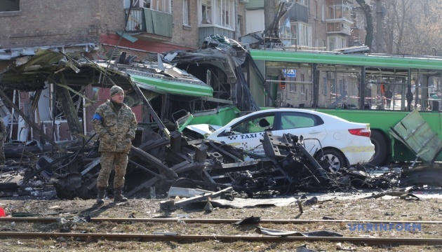 У Києві уламки ракети впали на Куренівці - одна людина загинула, шестеро поранених
