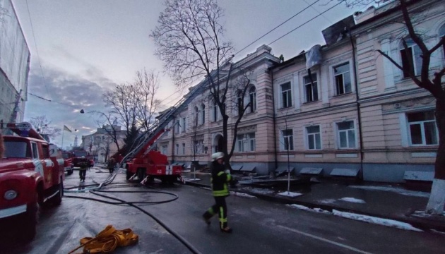 Charkiw: Drei Überlebende und sieben Tote binnen 24 Stunden aus Trümmern geborgen