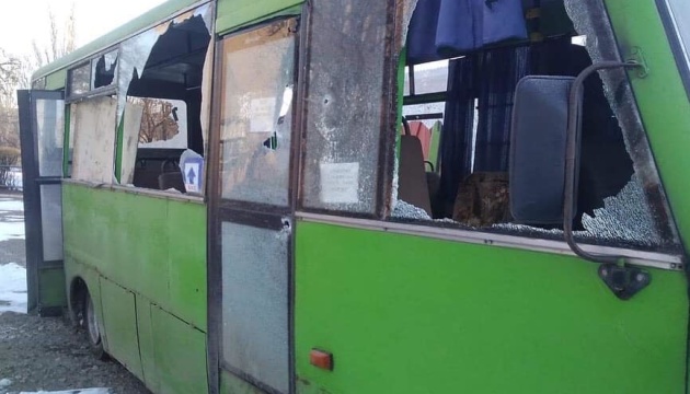 Під час евакуації з Ізюму військові рф обстріляли автобус