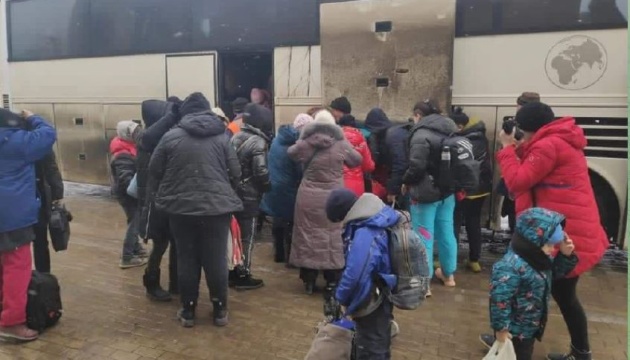 Загарбники обстріляли евакуаційний автобус із Рубіжного