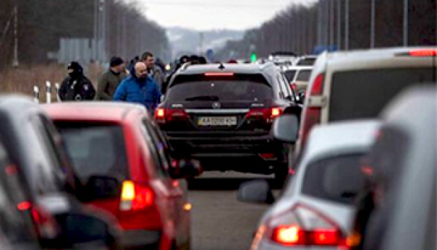 About 20,000 people have already left Mariupol by car through ‘green corridor’