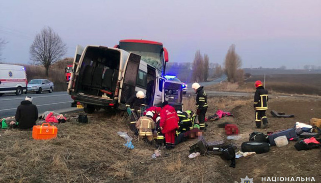 Мікроавтобус з переселенцями потрапив у ДТП на Хмельниччині - семеро загиблих