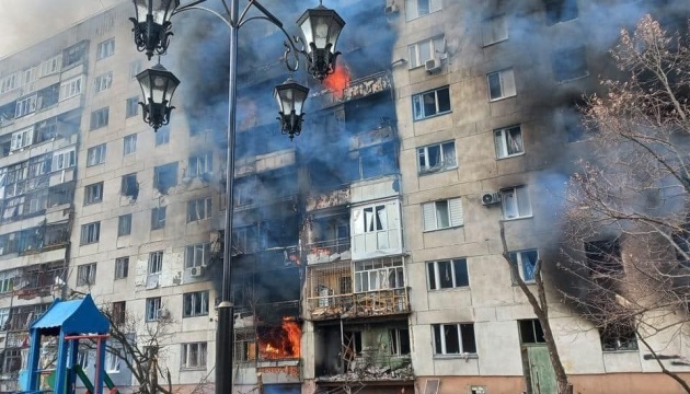 Russian troops try to capture Severodonetsk, Rubizhne and Lysychansk. Dozens of houses on fire