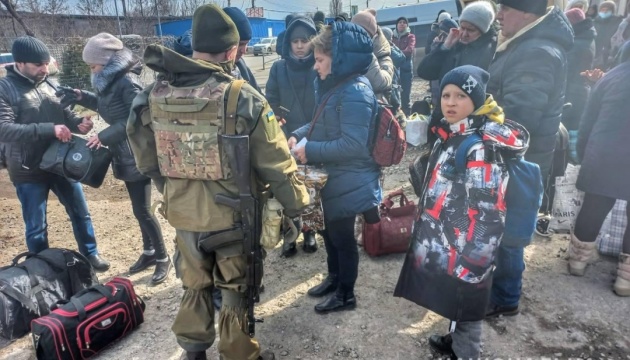 Ще понад 200 людей евакуйовано з Донеччини в безпечні місця
