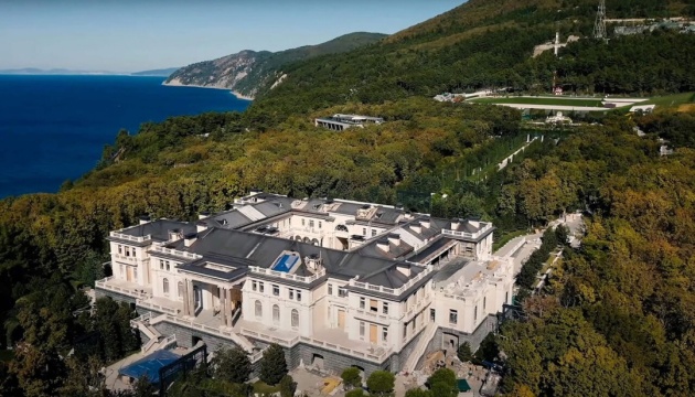 В Італії у архітектора «палацу путіна» вилучили гелікоптер та полотна великих майстрів