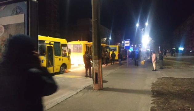 До Броварів прибули 1200 евакуйованих - Київська ОВА