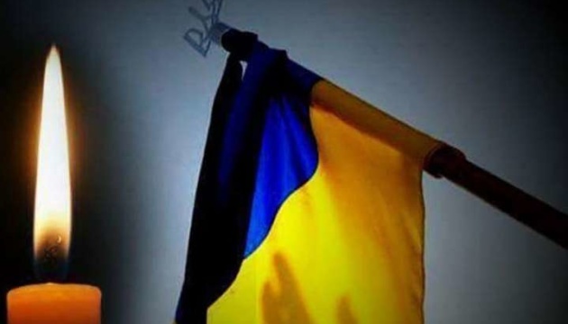 静默致哀一分钟。让我们先为在对俄战争中丧生的乌克兰人默哀。