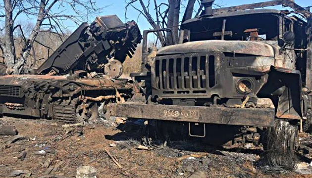 Ukrainian defenders destroy column of enemy vehicles in Sumy region