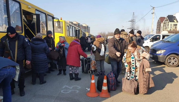 Із Бучі в Білогородку прибули сім евакуаційних автобусів