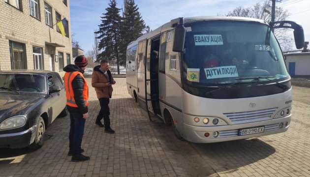 З Луганщини сьогодні евакуювали 350 людей