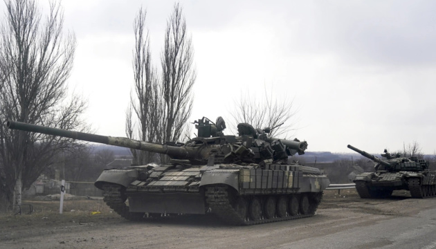 Satellite images show 13-kilometer-long Russian military convoy moving towards Kharkiv