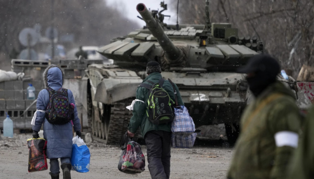 Біля Маріуполя загарбники влаштували чотири фільтраційні центри, де катують держслужбовців - мер