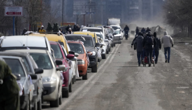 Almost 800 Mariupol residents leave Berdiansk for Zaporizhzhia