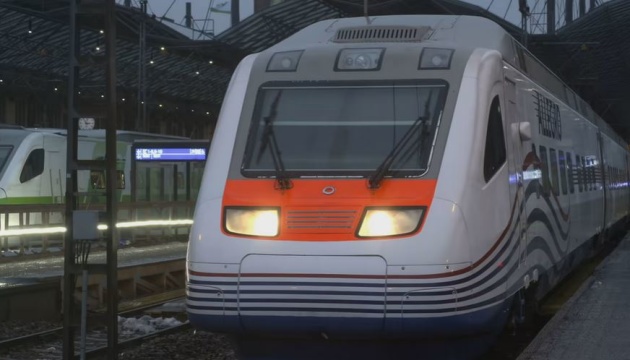 Гельсінкі призупиняють залізничне сполучення з санкт-петербургом
