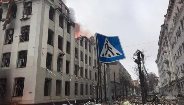 Kharkiv : un bombardement russe sur un centre médical fait quatre morts