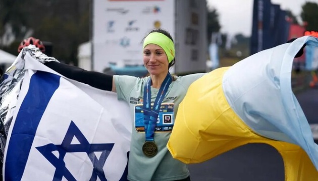 Біженка з Миколаєва виграла жіночу гонку на марафоні в Єрусалимі