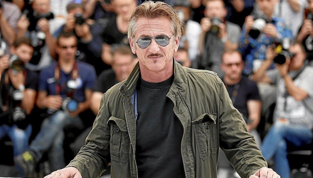 Sean Penn est revenu dans la région de Kyiv pour tourner un film sur la guerre en Ukraine 