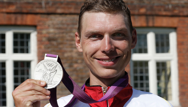 Німецький велогонщик виставив на аукціон олімпійське «срібло», щоб допомогти українцям