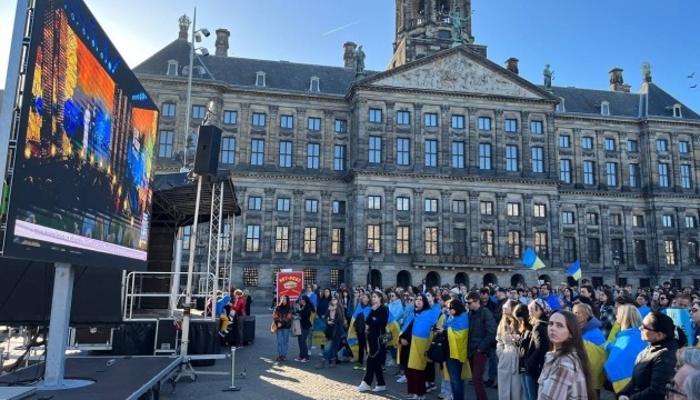 У Амстердамі близько 400 людей долучилися до благодійного міжнародного концерту