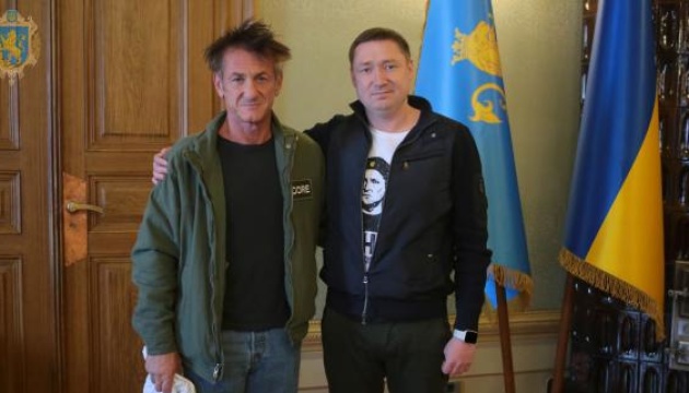 Sean Penn to help Ukrainian IDPs in Lviv region