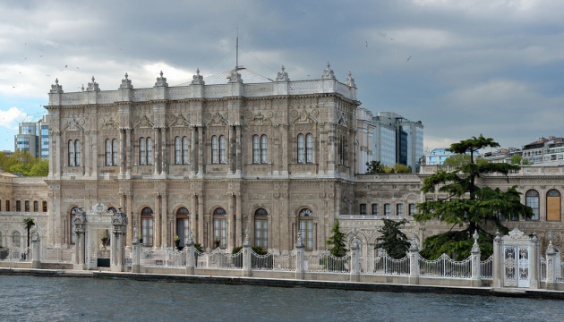 Украинско-российские переговоры состоятся завтра во дворце Долмабахче в Стамбуле