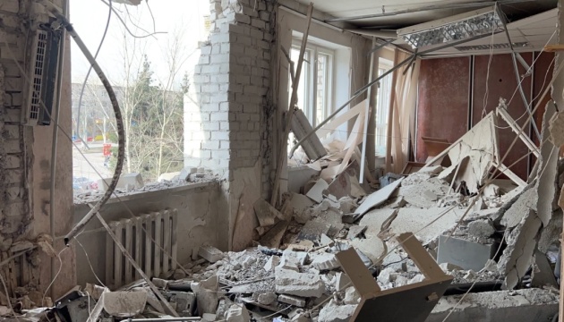 У Лисичанську російські загарбники обстріляли дитячий садок