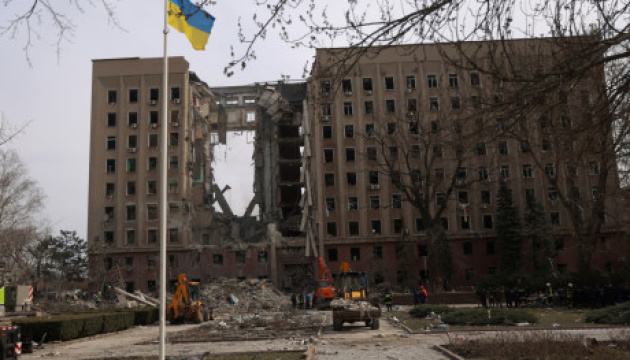 Під час влучання російської ракети в будівлі Миколаївської ОДА перебувало 200 осіб 