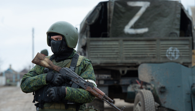 Les troupes russes se retirent partiellement du territoire des régions de Kyiv et de Tchernihiv 