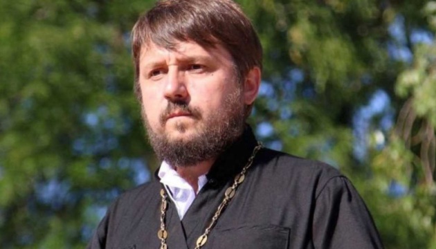 Російські окупанти відпустили викраденого у Херсоні священника ПЦУ