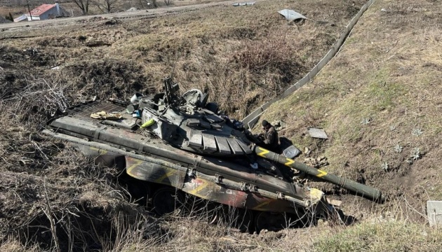 Russen beschossen 20 Privatautos mit Menschen bei Ort Mala Rohan in Region Charkiw