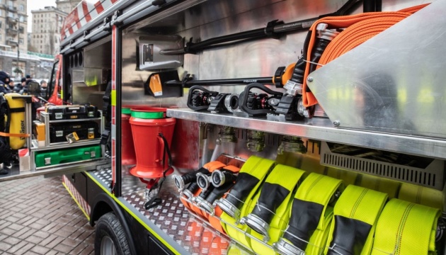 Данія передала Києву спеціально оснащені пожежно-рятувальні автомобілі 