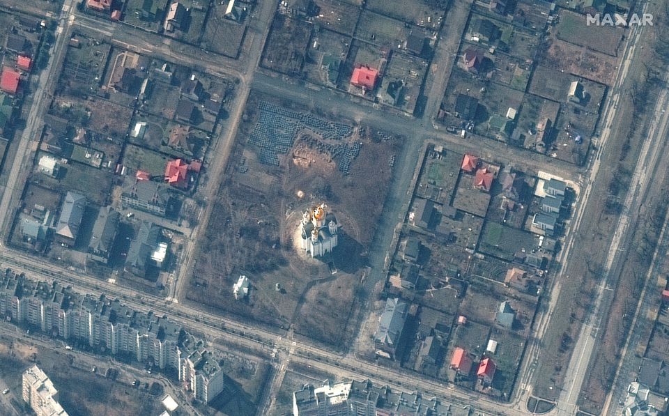 Перші ознаки братської могили в Бучі з’явилися ще 10 березня - супутникові знімки