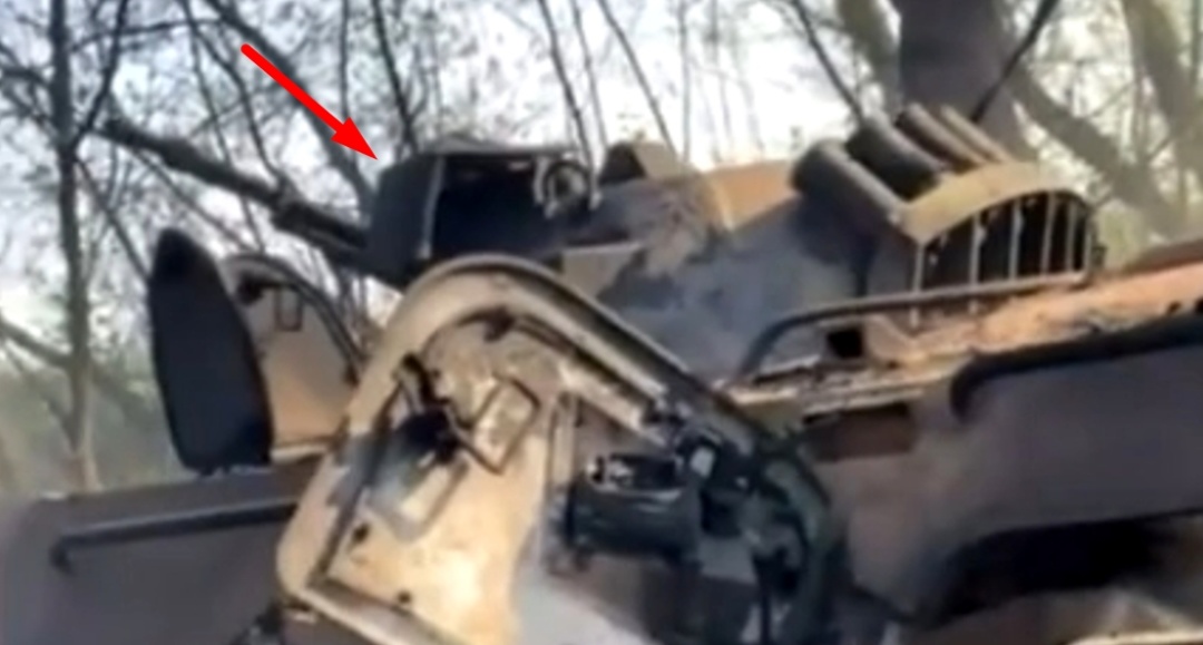 Ukrainian Paratroopers Destroy Modified Russian BTR-80 And Crew