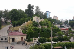 ロシア軍のキーウ攻撃時にアゼルバイジャン大使館に被害生じる