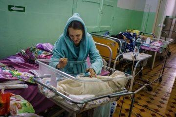 Charkiw: Geburtsklinik unter der Erde, Kinder kommen in Keller zur Welt - Bilder