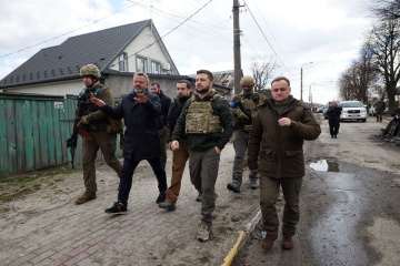 ゼレンシキー宇大統領、ロシア軍に破壊された町の写真を公開　「侵略者は全てのことの責任を取る」