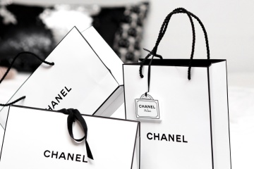 Chanel prohíbe la venta de artículos de lujo para su uso en Rusia