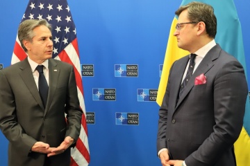 Außenminister der Ukraine und USA vereinbaren neue Schritte zu Stärkung der Ukraine und Niederlage Putins