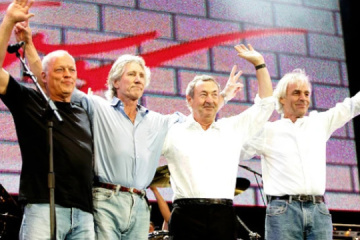 Pink Floyd et Andriy Khlyvnyuk, soliste du groupe ukrainien Boombox ont enregistré une chanson en soutien au peuple ukrainien, « Hey, Hey, Rise Up ! »