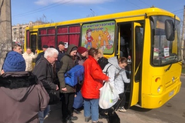１６日のウクライナの人道回廊を通じた避難者１４４９人