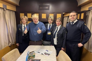 ジョンソン英首相、ウクライナ国鉄従業員にお礼
