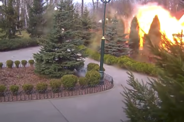 ハルキウ市中心部公園のロシア軍による砲撃の動画公開