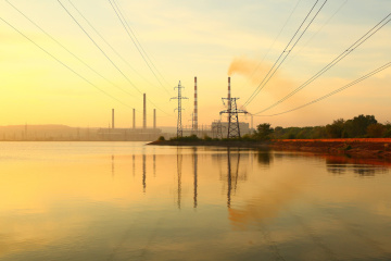 ウクライナの電力システムの状況は制御下、余剰あり＝シュミハリ首相、日本にも謝意